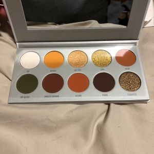 Morphe eyeshadow palette